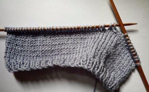 成人毛衣编织斜肩视频,跟随视频教程学技巧