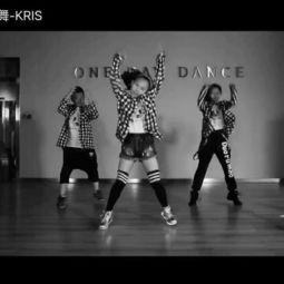 成人街舞天街视频,成人舞者激情演绎动感舞步