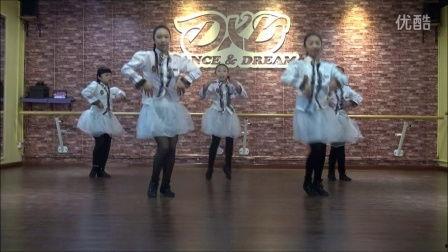 成人围城圆圈舞蹈视频,成人舞蹈视频魅力解析