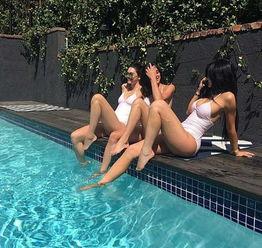 成人泳池泳衣怎么洗视频,专业清洗步骤解析